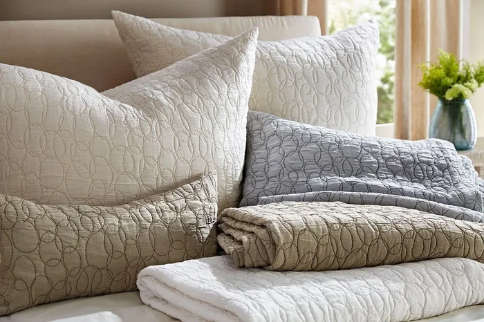 Asti Queen Coverlet